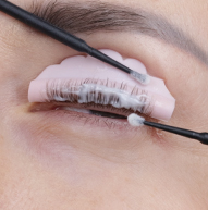 Se aplică lash Lift Kit